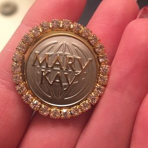 Mary Kay pink rhinestone consultant pin
